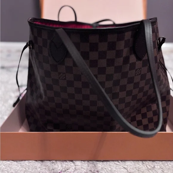 Louis Vuitton Neverful MM - Picture 7 of 13